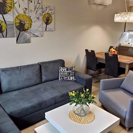 Appartamento Holiday Apartman Sárvár Esterno foto