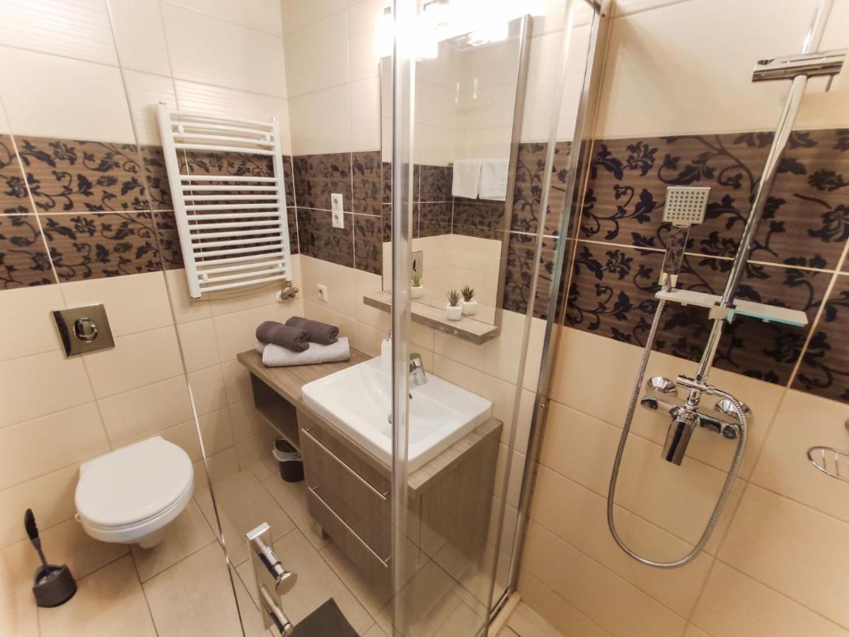 Appartamento Holiday Apartman Sárvár Esterno foto