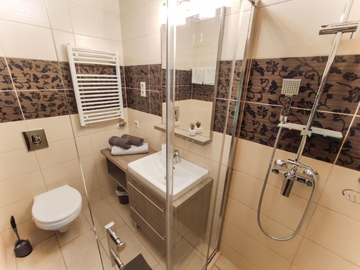 Holiday Apartman Sárvár Esterno foto