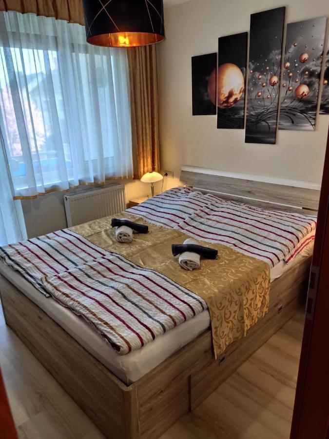 Appartamento Holiday Apartman Sárvár Esterno foto