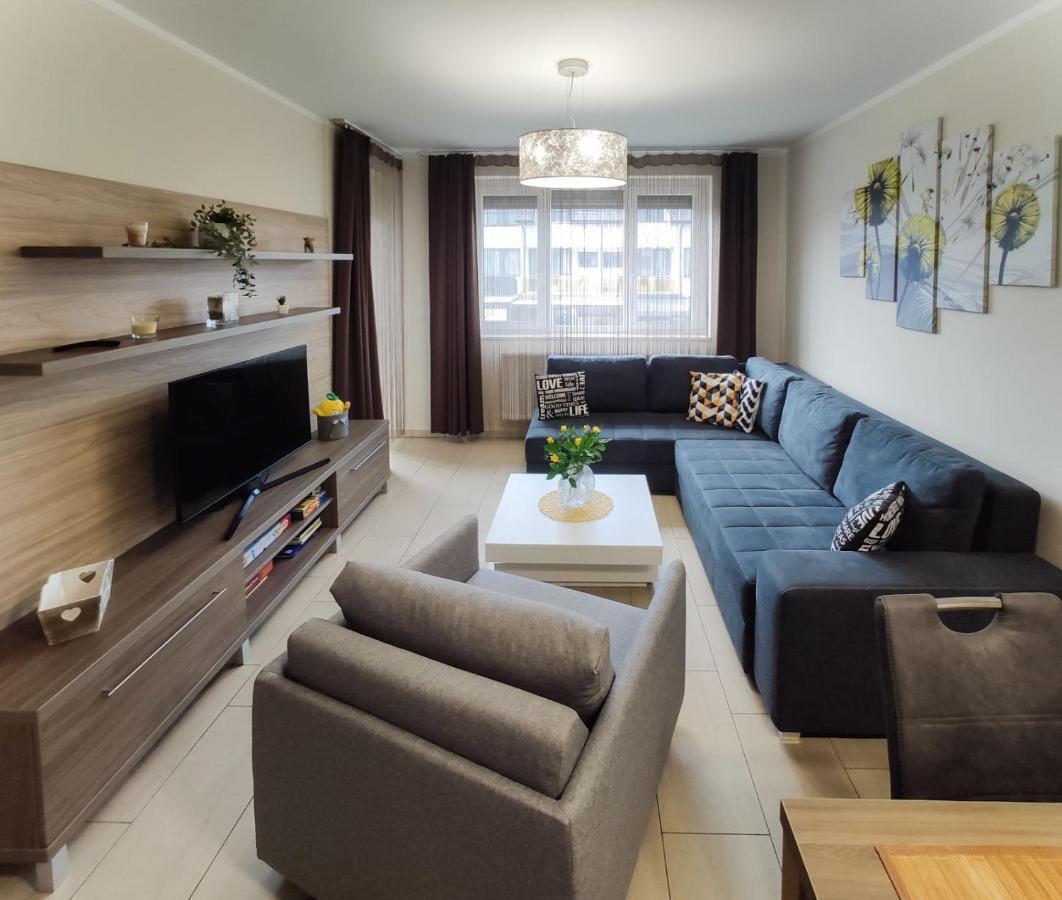 Appartamento Holiday Apartman Sárvár Esterno foto