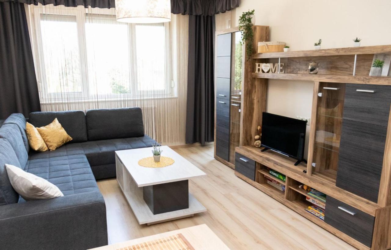 Holiday Apartman Sárvár Esterno foto