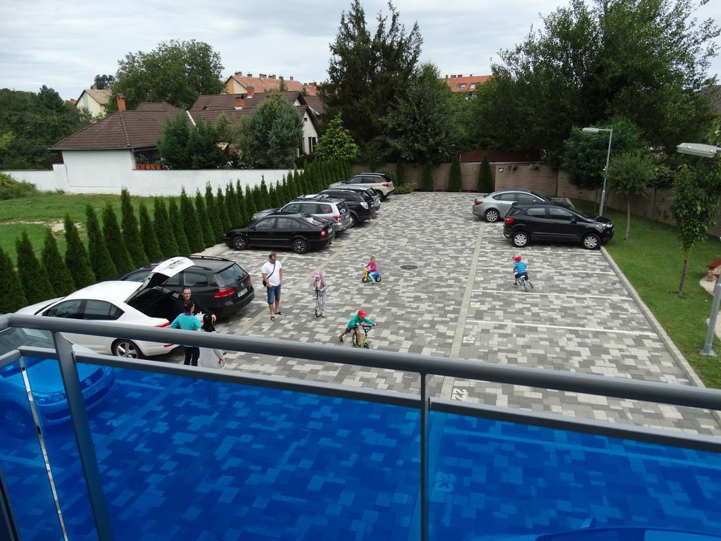 Holiday Apartman Sárvár Esterno foto